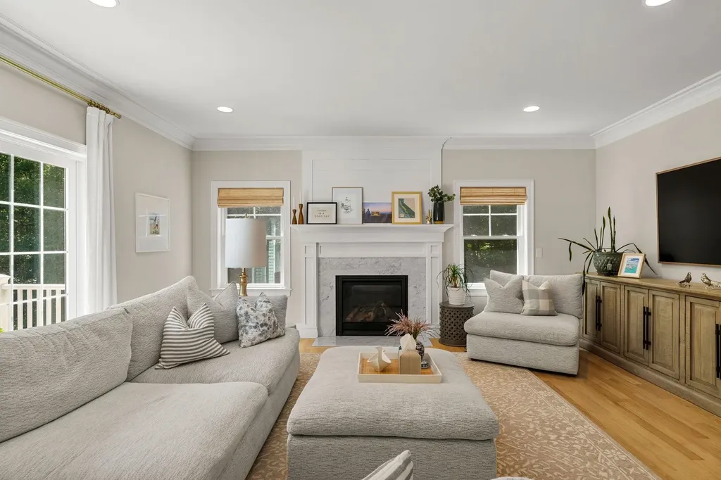 32 Settlers Court Bedford NH 03110