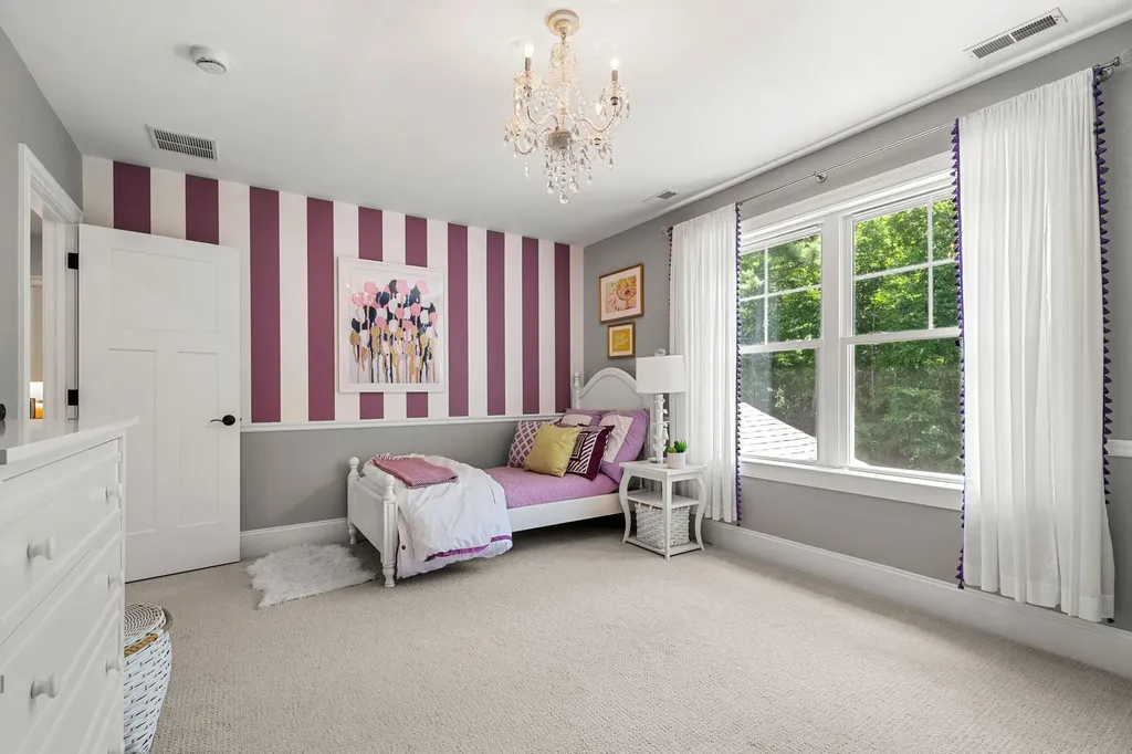 32 Settlers Court Bedford NH 03110