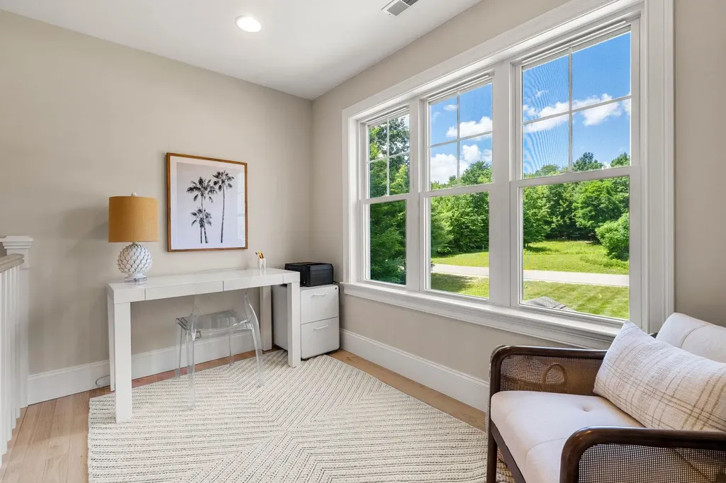 32 Settlers Court Bedford NH 03110