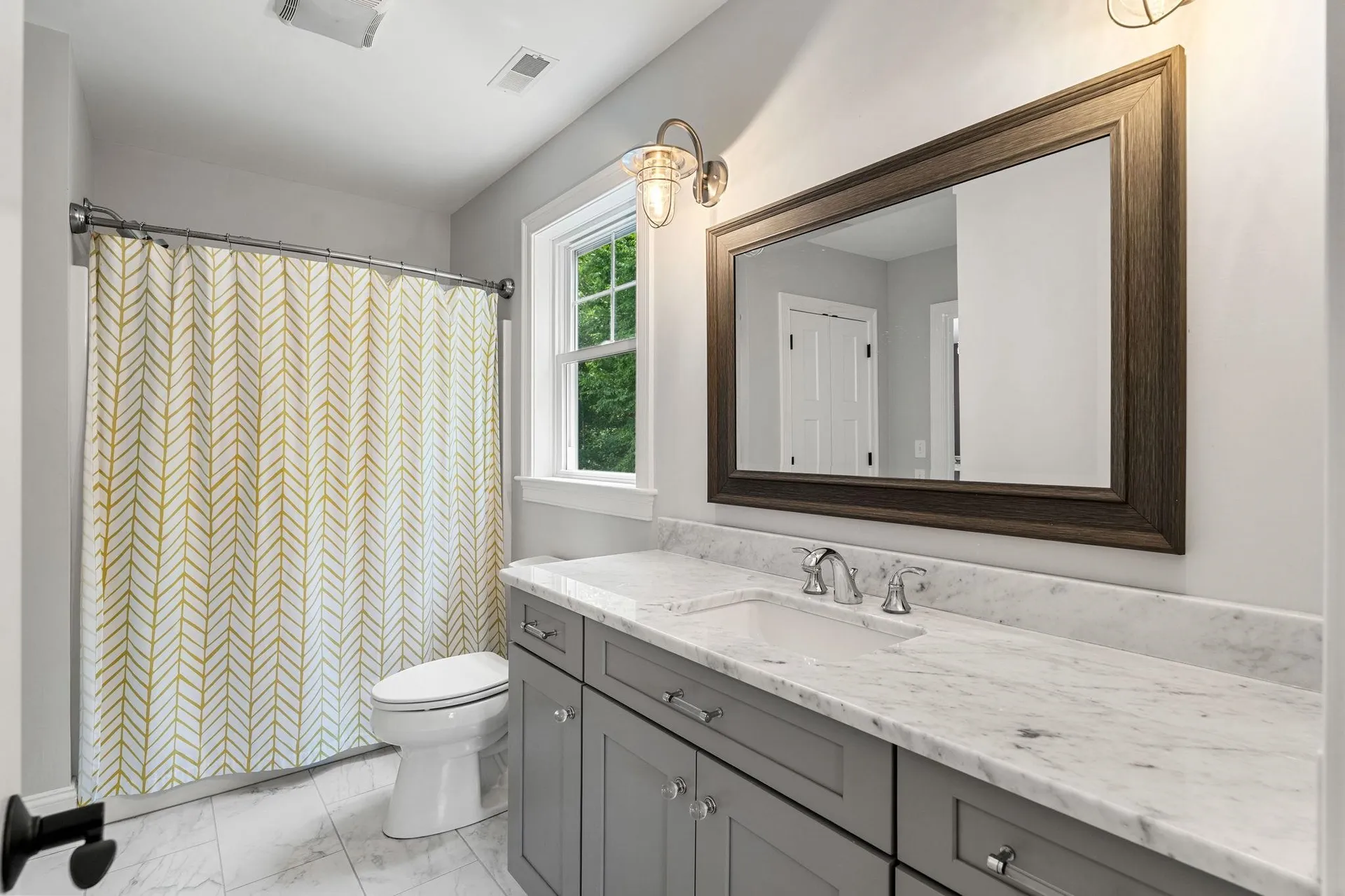 32 Settlers Court Bedford NH 03110