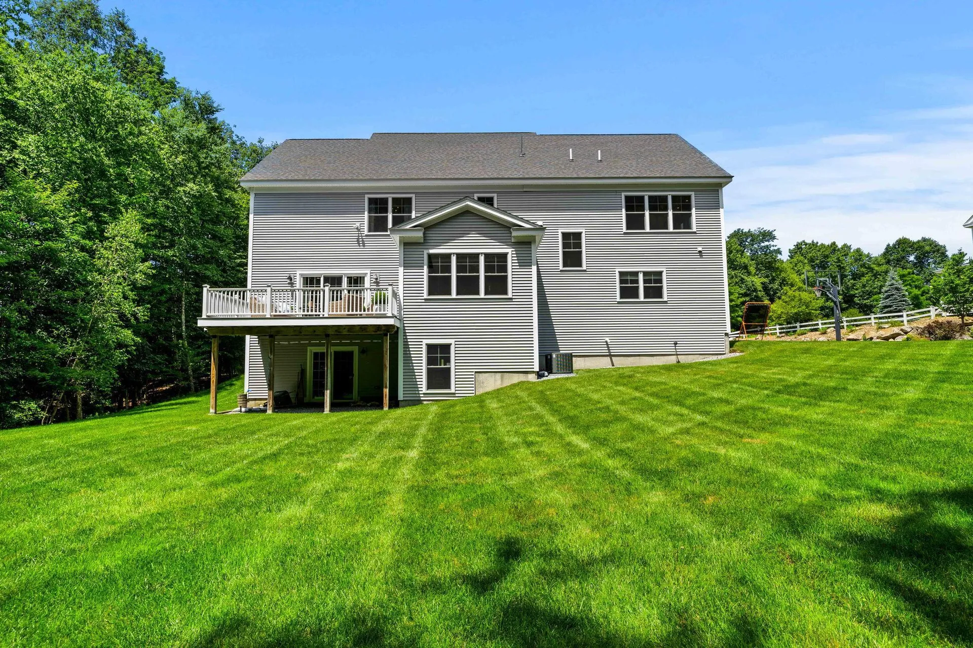 32 Settlers Court Bedford NH 03110