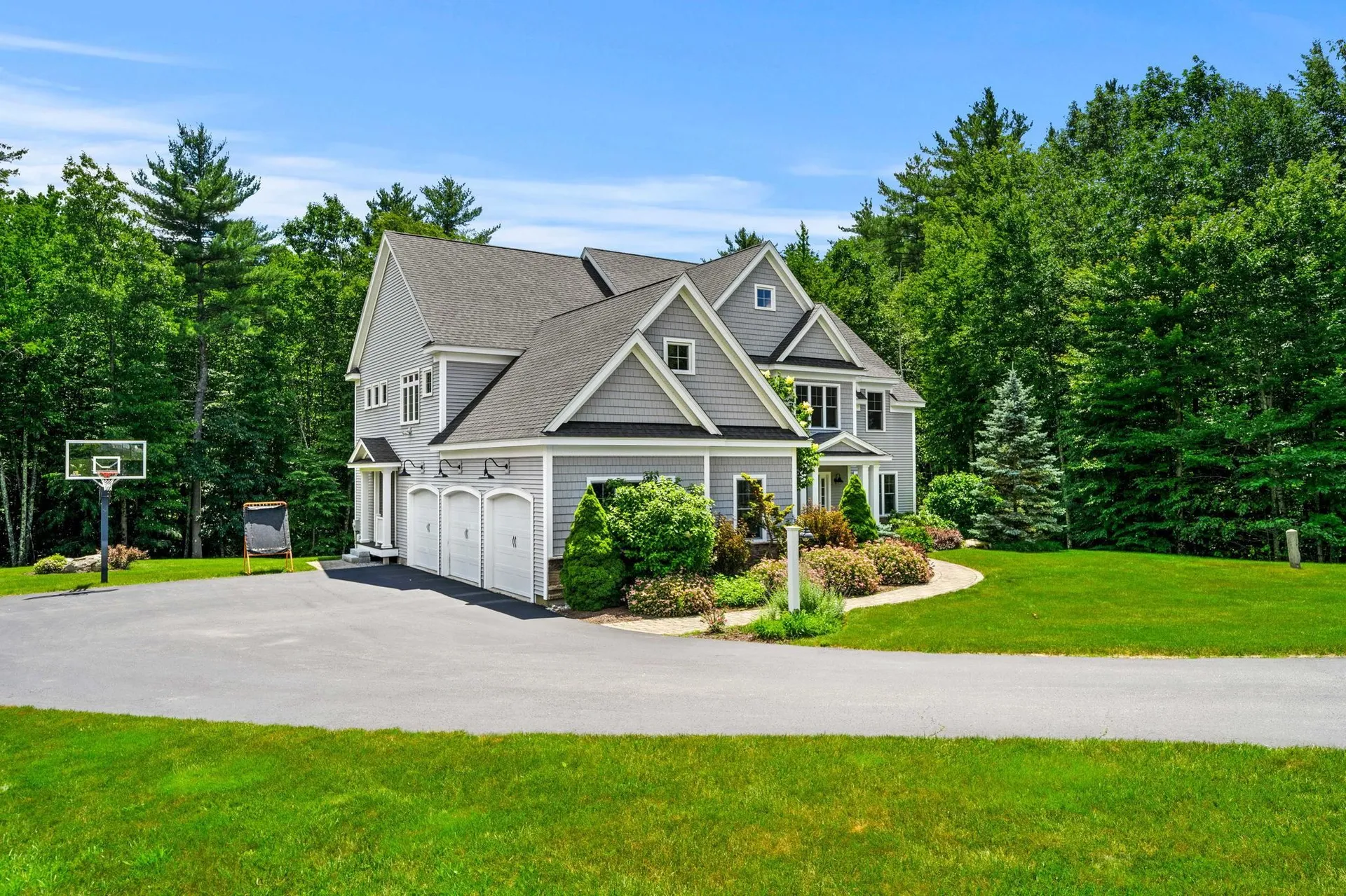 32 Settlers Court Bedford NH 03110