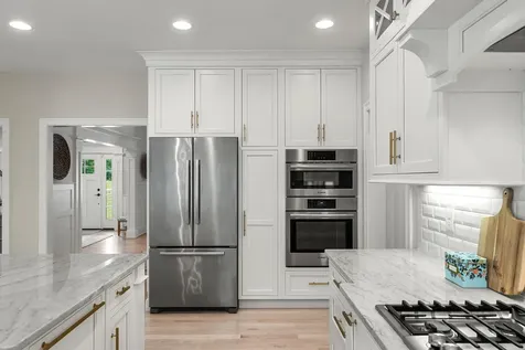 32 Settlers Court Bedford NH 03110