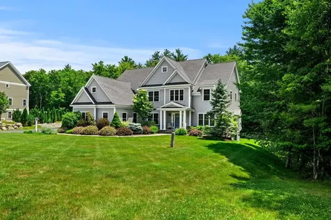 32 Settlers Court Bedford NH 03110