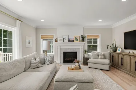 32 Settlers Court Bedford NH 03110
