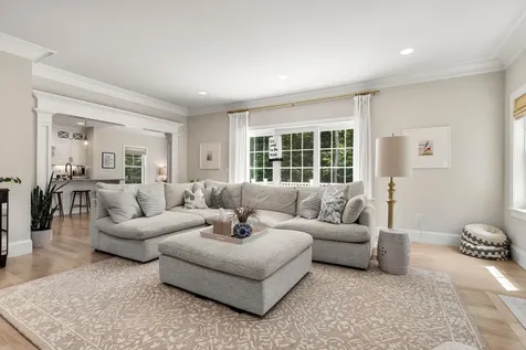 32 Settlers Court Bedford NH 03110