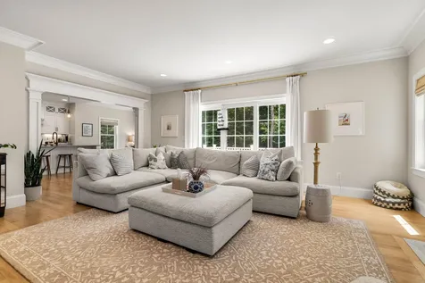 32 Settlers Court Bedford NH 03110