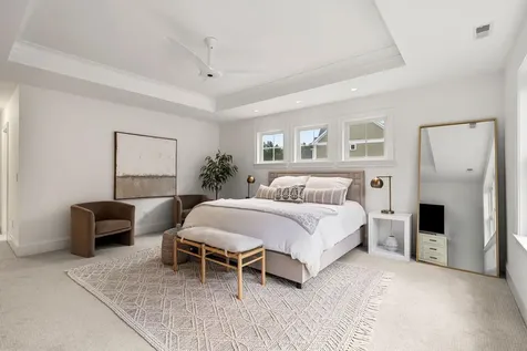 32 Settlers Court Bedford NH 03110