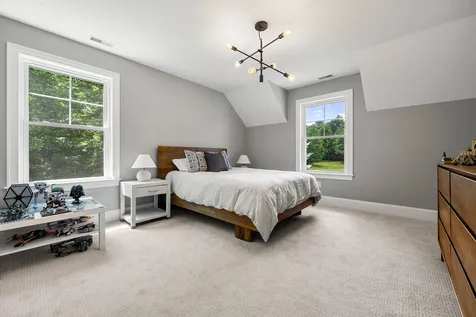 32 Settlers Court Bedford NH 03110