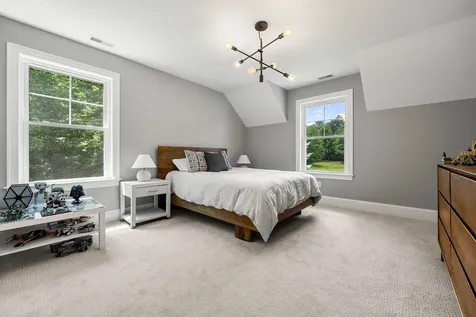 32 Settlers Court Bedford NH 03110