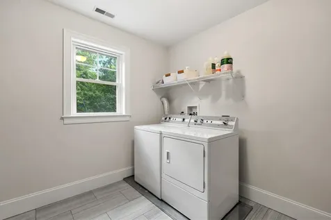 32 Settlers Court Bedford NH 03110