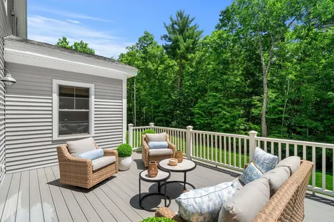 32 Settlers Court Bedford NH 03110