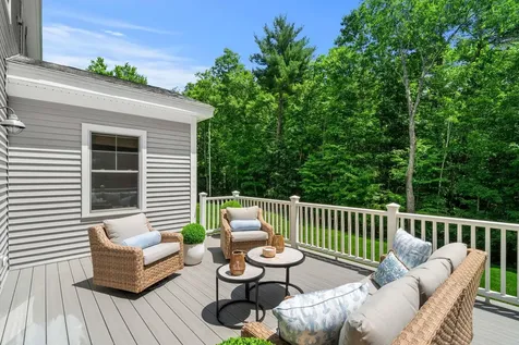 32 Settlers Court Bedford NH 03110