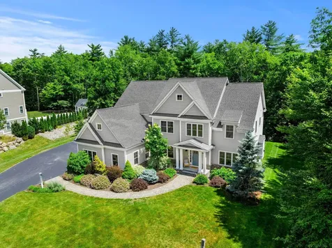32 Settlers Court Bedford NH 03110