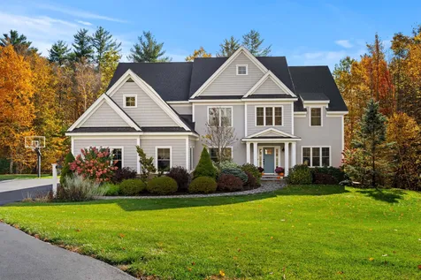 32 Settlers Court Bedford NH 03110