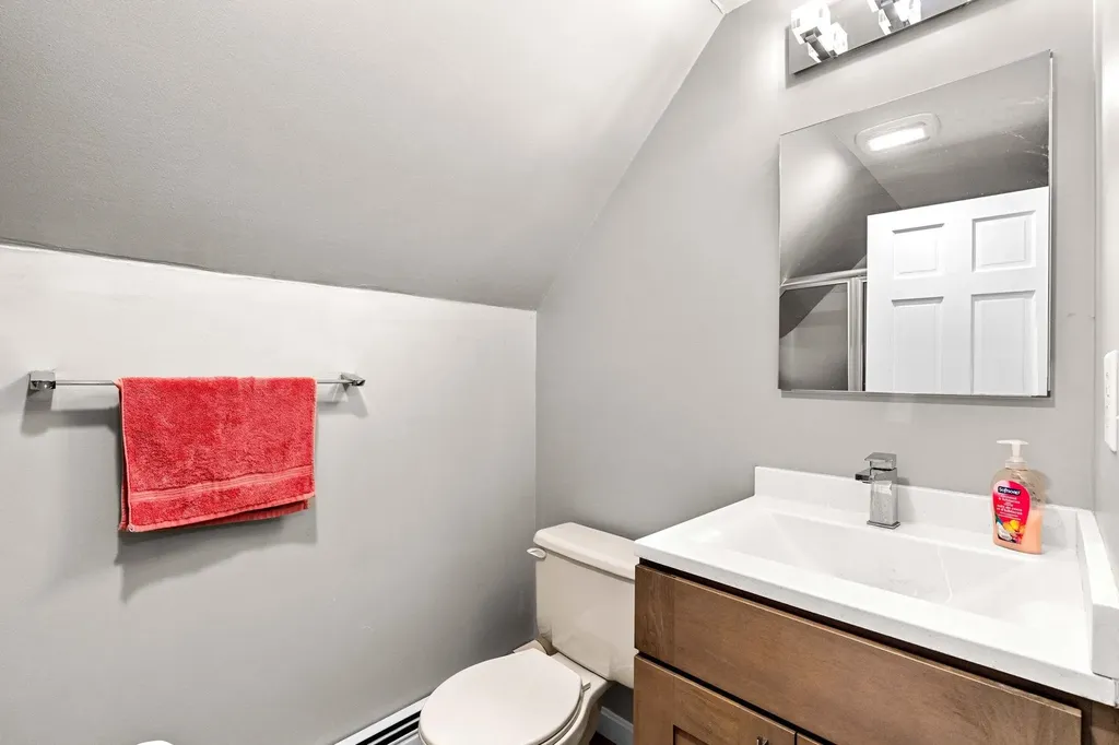 9 Pondview Road Weare NH 03281