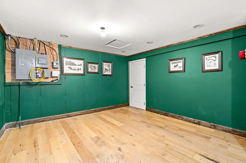 9 Pondview Road Weare NH 03281