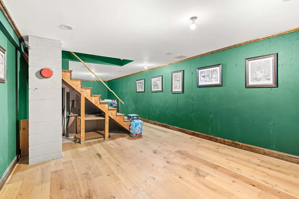 9 Pondview Road Weare NH 03281