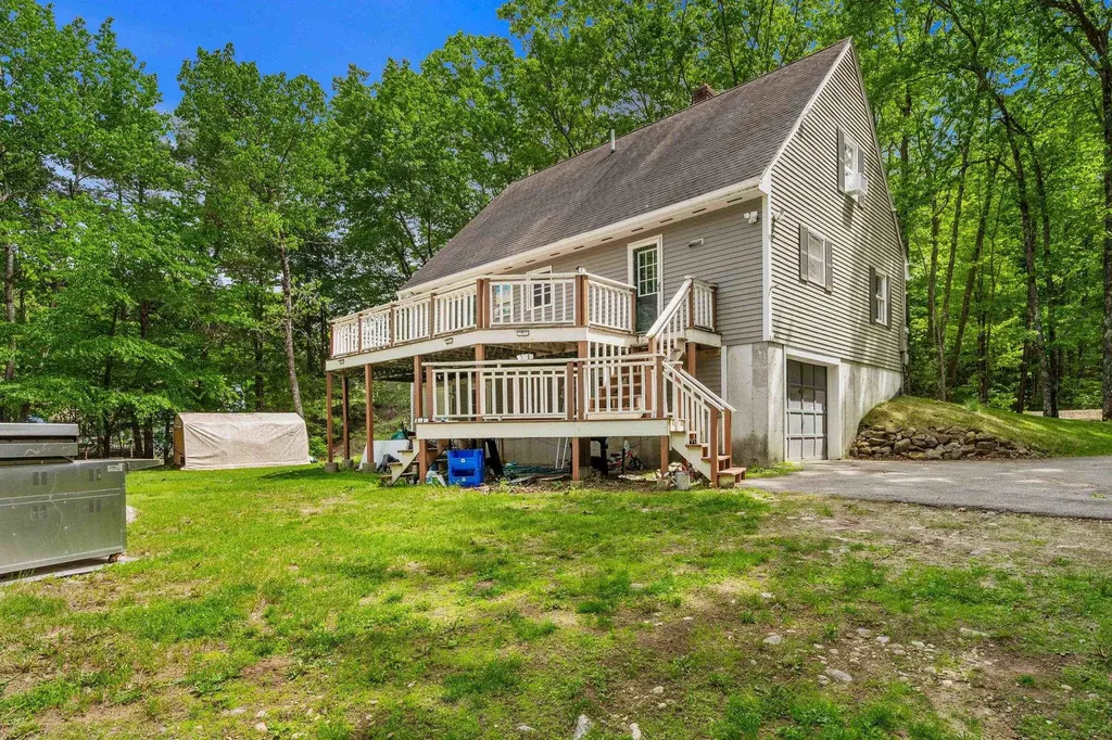 9 Pondview Road Weare NH 03281