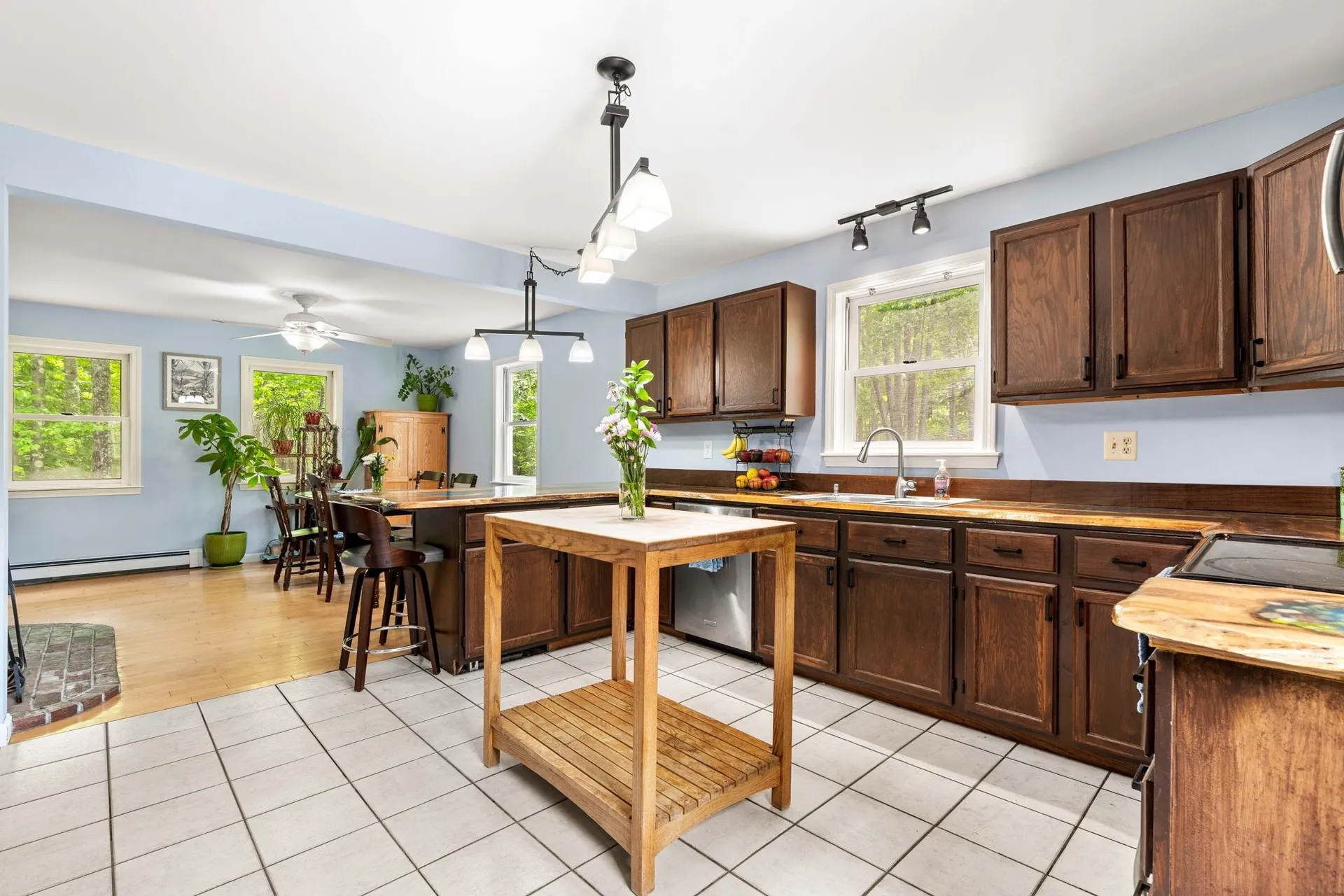 9 Pondview Road Weare NH 03281