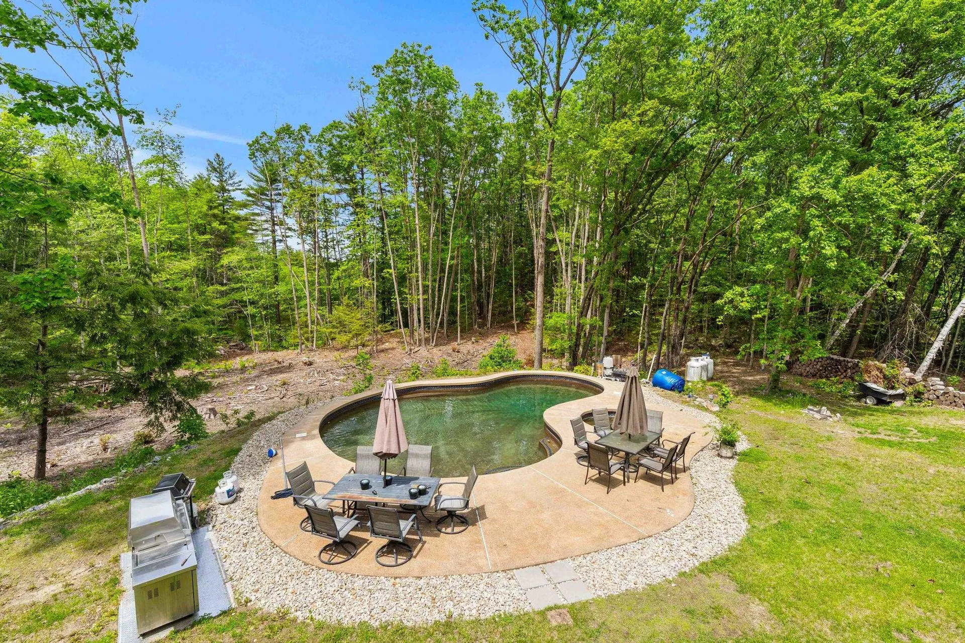 9 Pondview Road Weare NH 03281