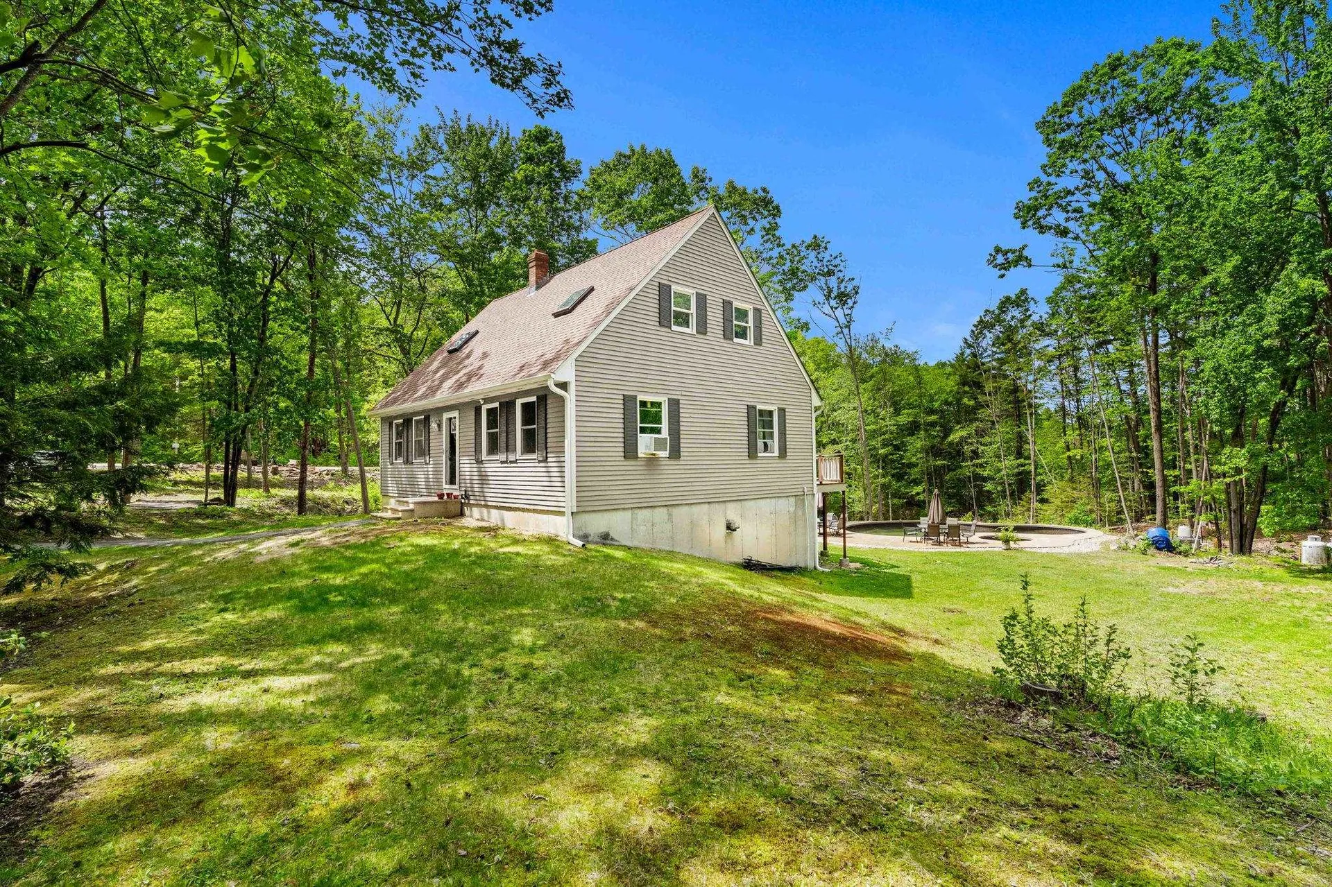 9 Pondview Road Weare NH 03281