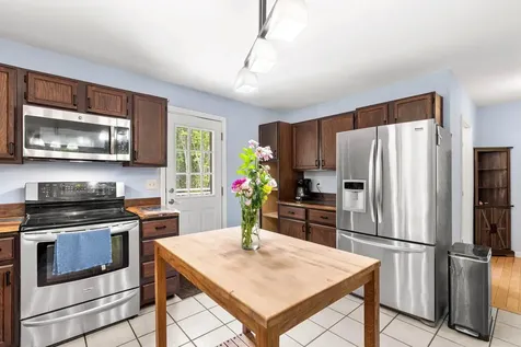 9 Pondview Road Weare NH 03281