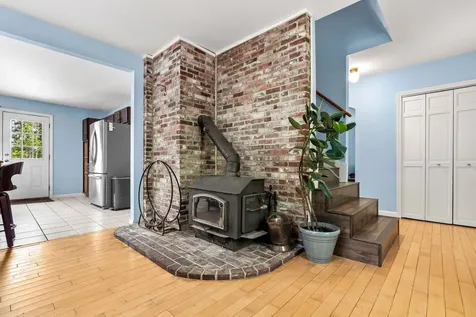 9 Pondview Road Weare NH 03281