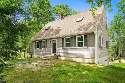 9 Pondview Road Weare NH 03281