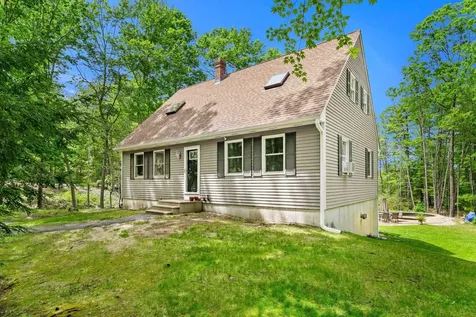 9 Pondview Road Weare NH 03281