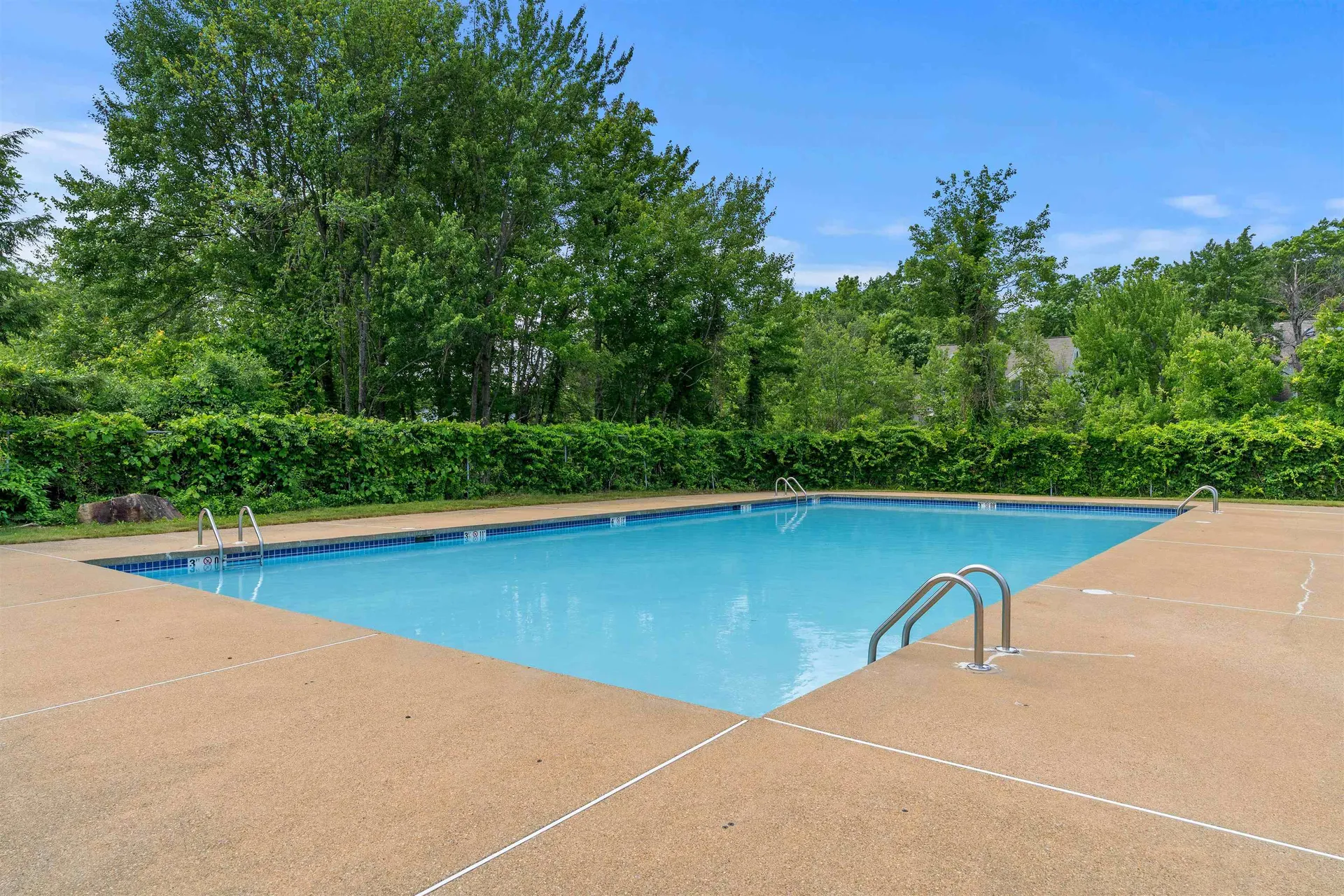 1465 Hooksett Road Hooksett NH 03106