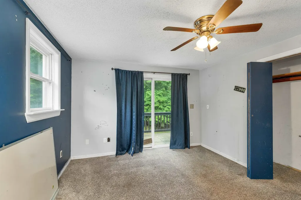 18 W Huntress Pond Road Barnstead NH 03225