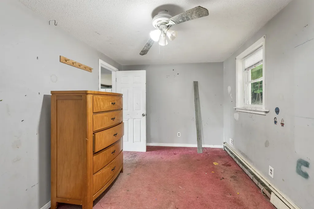 18 W Huntress Pond Road Barnstead NH 03225
