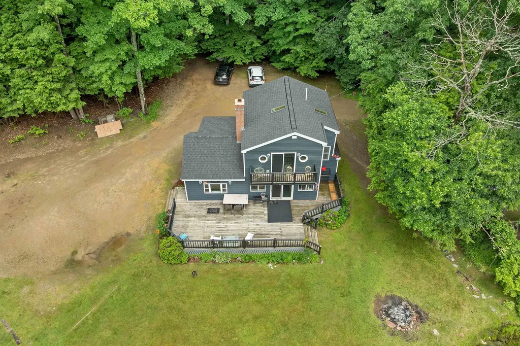 18 W Huntress Pond Road Barnstead NH 03225