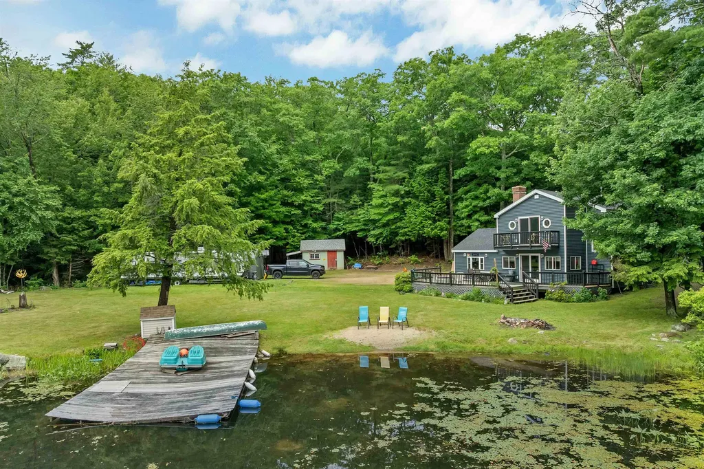 18 W Huntress Pond Road Barnstead NH 03225