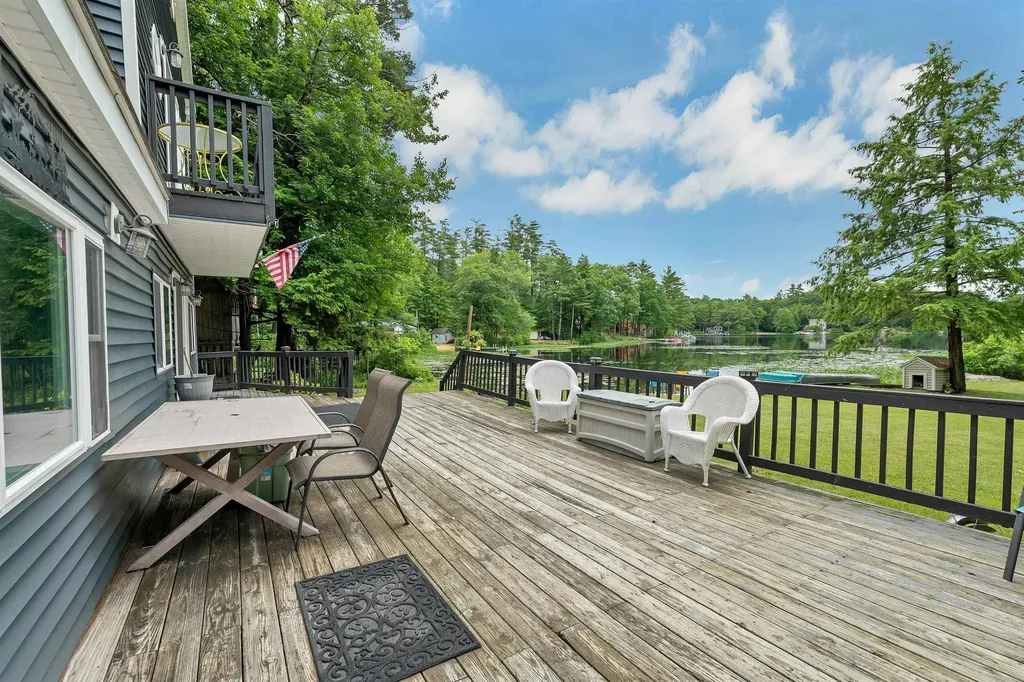 18 W Huntress Pond Road Barnstead NH 03225