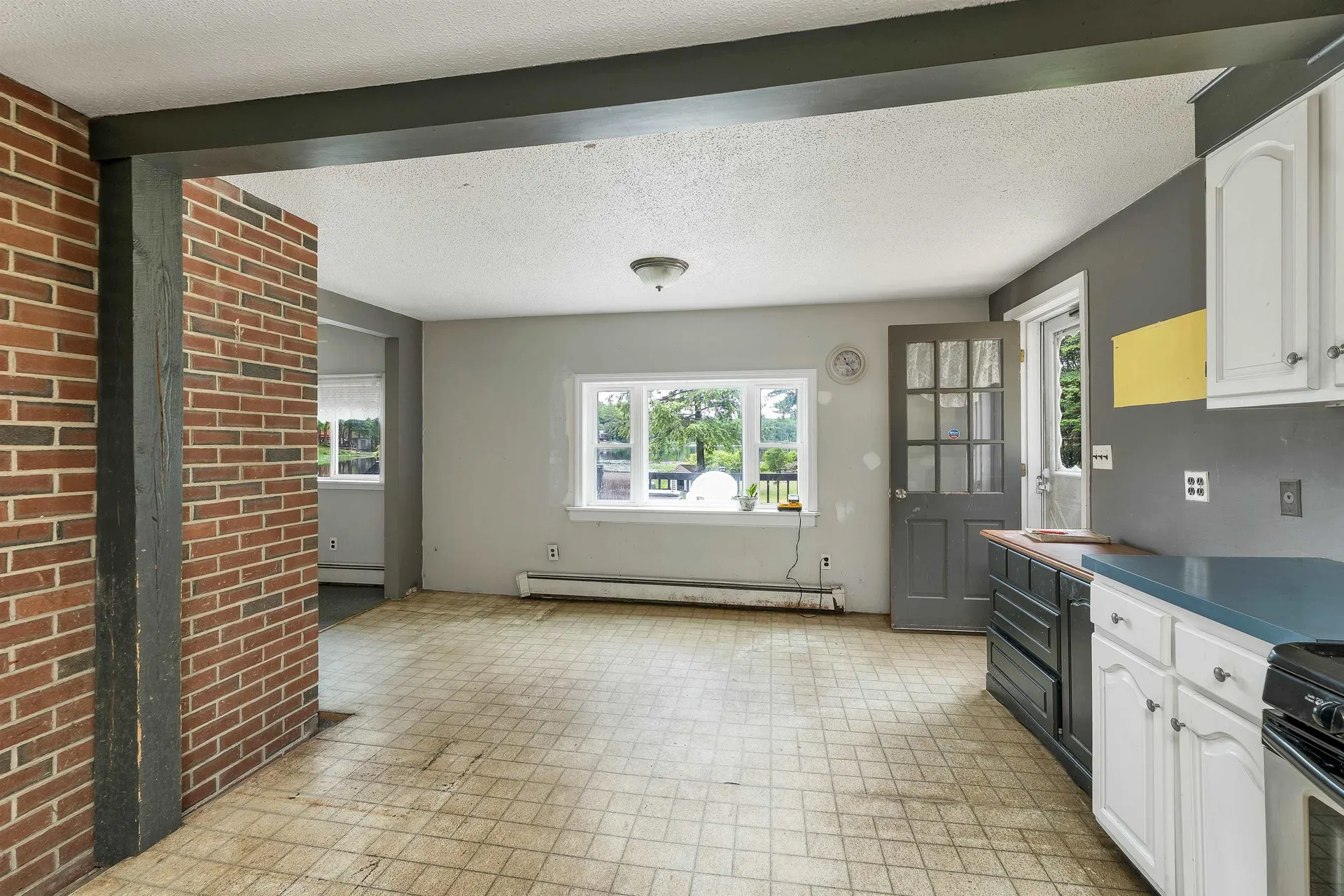 18 W Huntress Pond Road Barnstead NH 03225