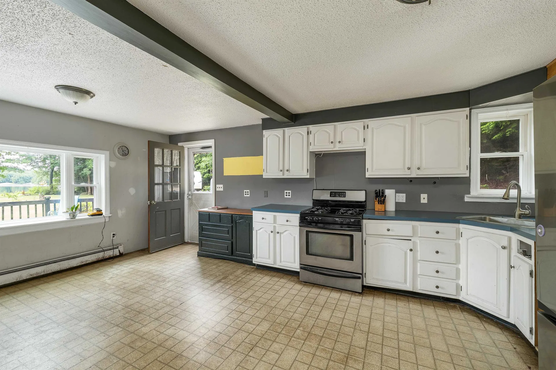 18 W Huntress Pond Road Barnstead NH 03225