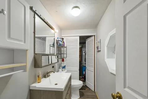 18 W Huntress Pond Road Barnstead NH 03225