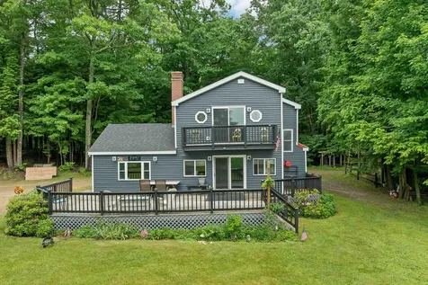 18 W Huntress Pond Road Barnstead NH 03225