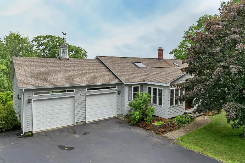 105 Waukewan Street Meredith NH 03253