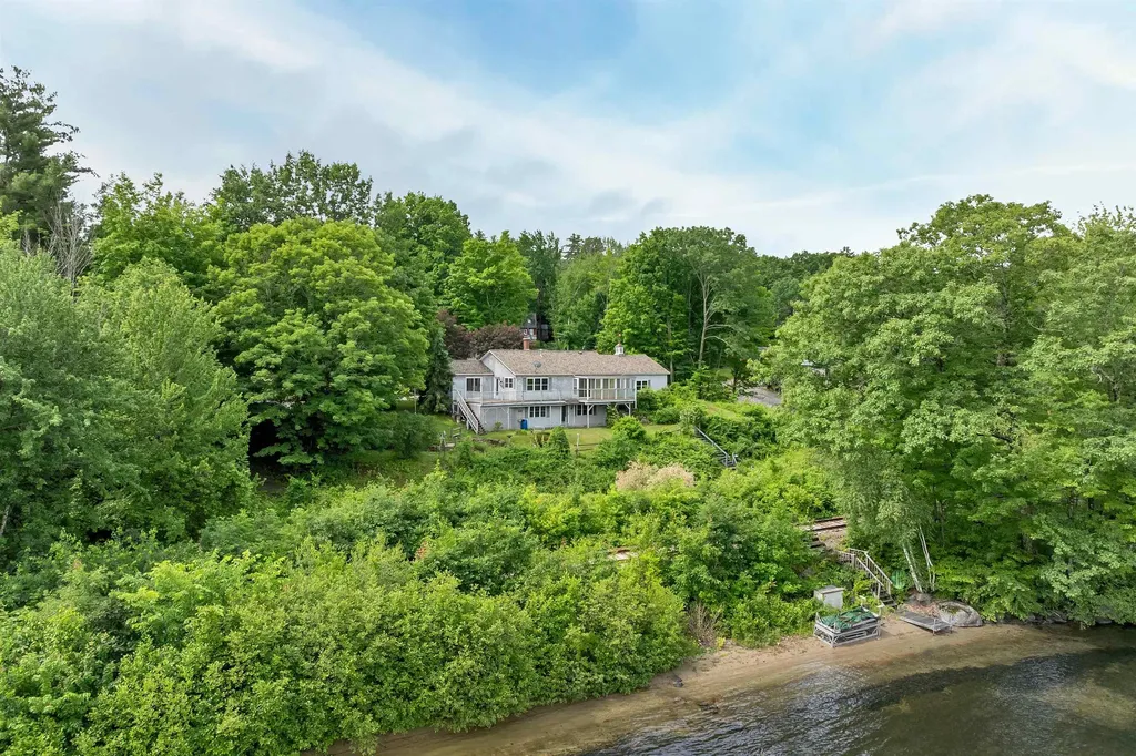 105 Waukewan Street Meredith NH 03253
