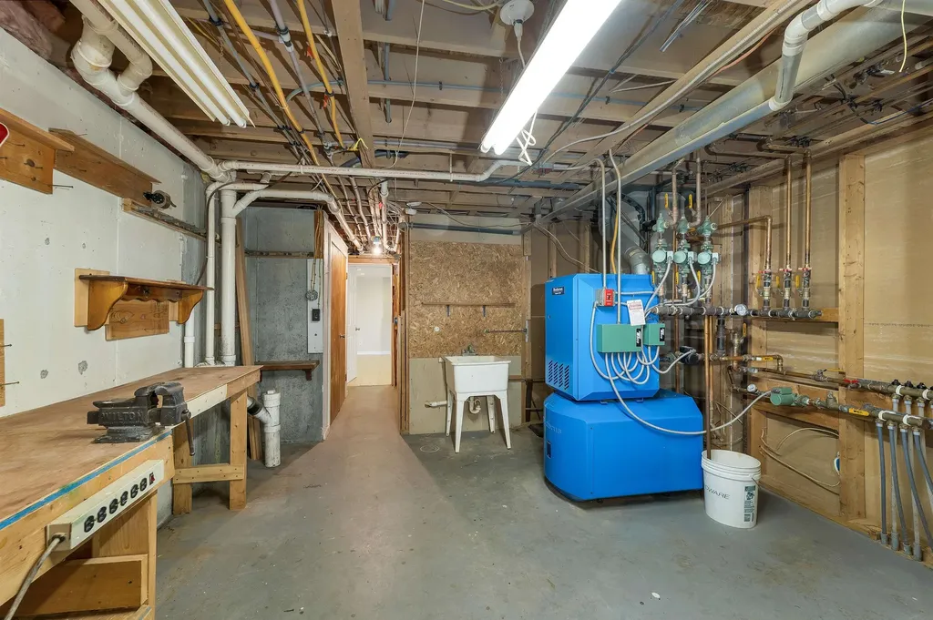 105 Waukewan Street Meredith NH 03253