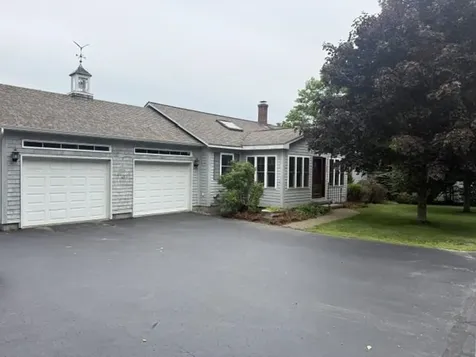 105 Waukewan Street Meredith NH 03253