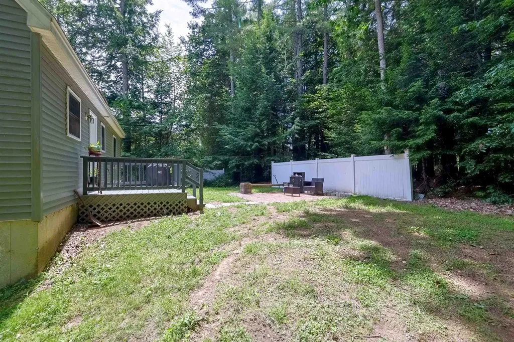 16 Lincoln Lane Barnstead NH 03225