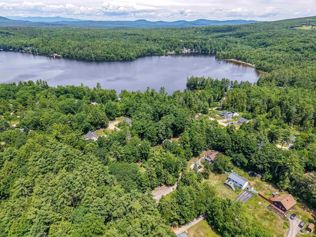 16 Lincoln Lane Barnstead NH 03225