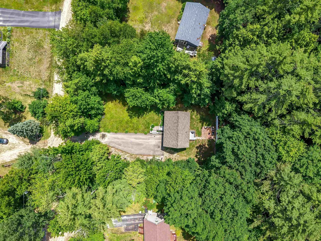 16 Lincoln Lane Barnstead NH 03225