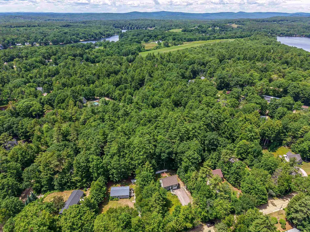 16 Lincoln Lane Barnstead NH 03225