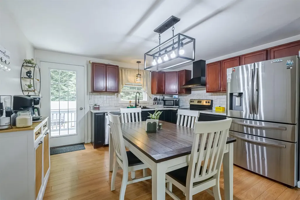 16 Lincoln Lane Barnstead NH 03225