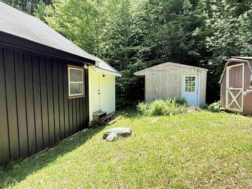 8 Beech Tree Lane Newfane VT 05345